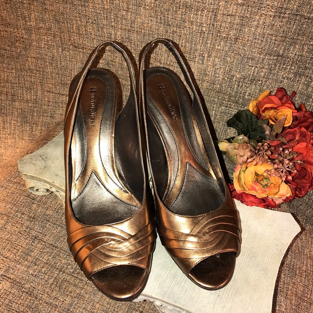 Naturalizer Sling Back Peep Toe Heels! View 3